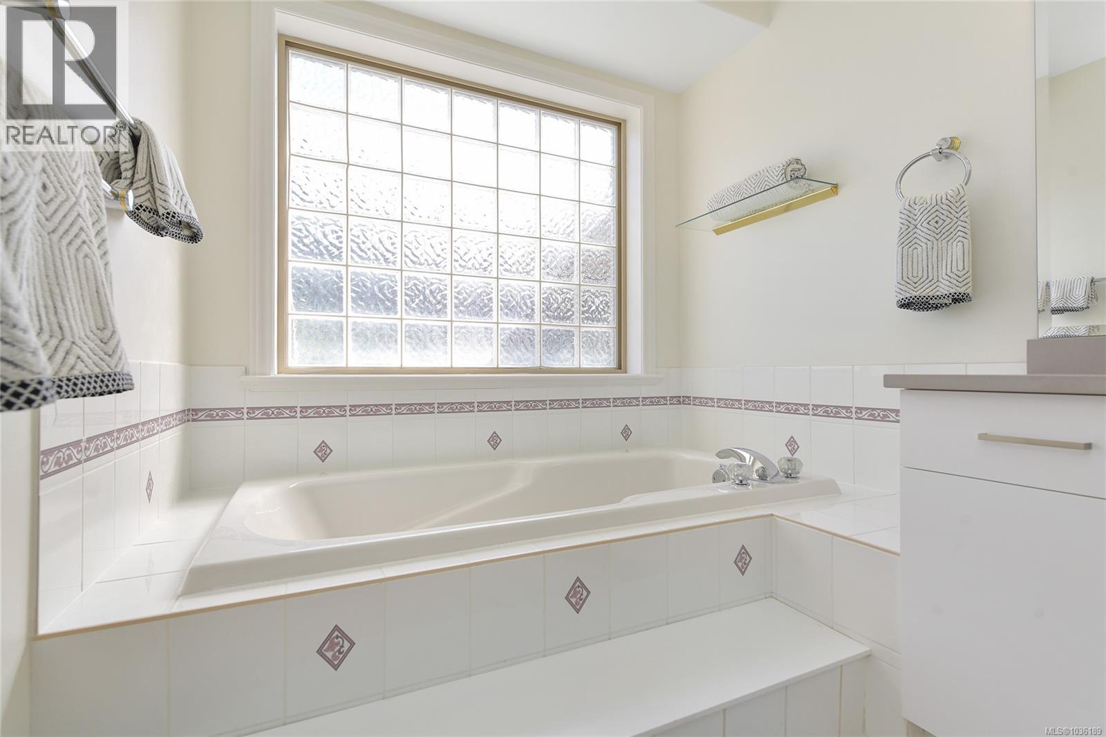 6243 Tayler Crt, Central Saanich, British Columbia  V8Z 7K6 - Photo 22 - 1036189