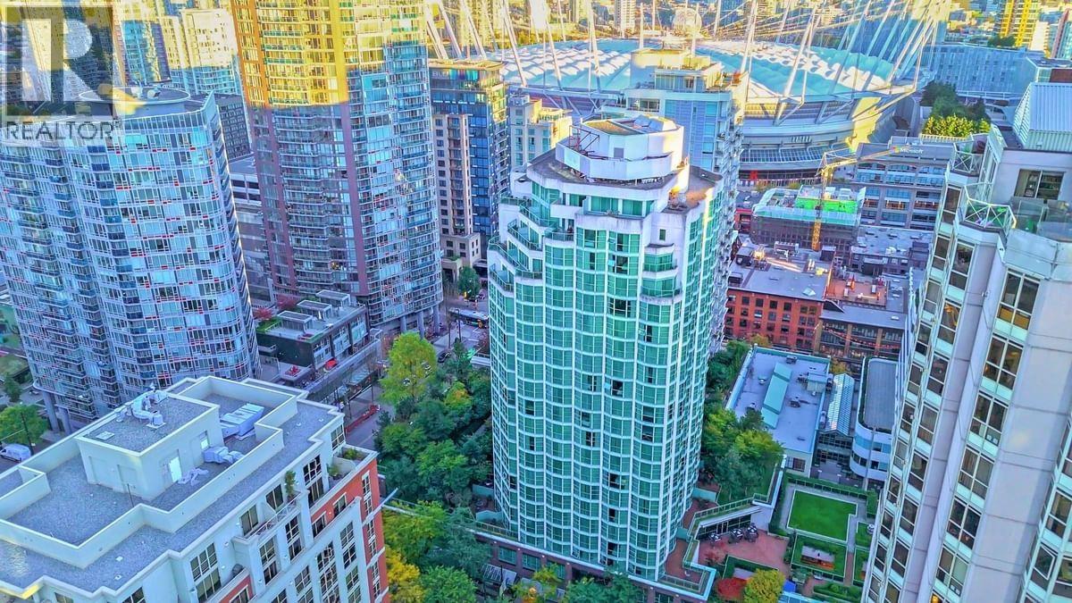 1808 838 HAMILTON STREET, Vancouver, British Columbia