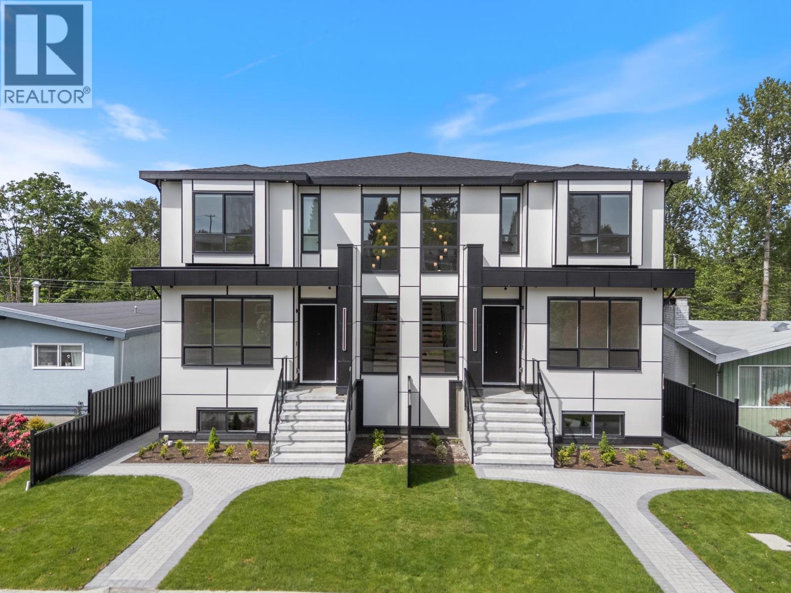 2 6037 SERVICE STREET, Burnaby, British Columbia