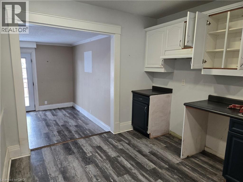 45 Chaplin Avenue, St. Catharines, Ontario  L2R 2E4 - Photo 3 - 40809250