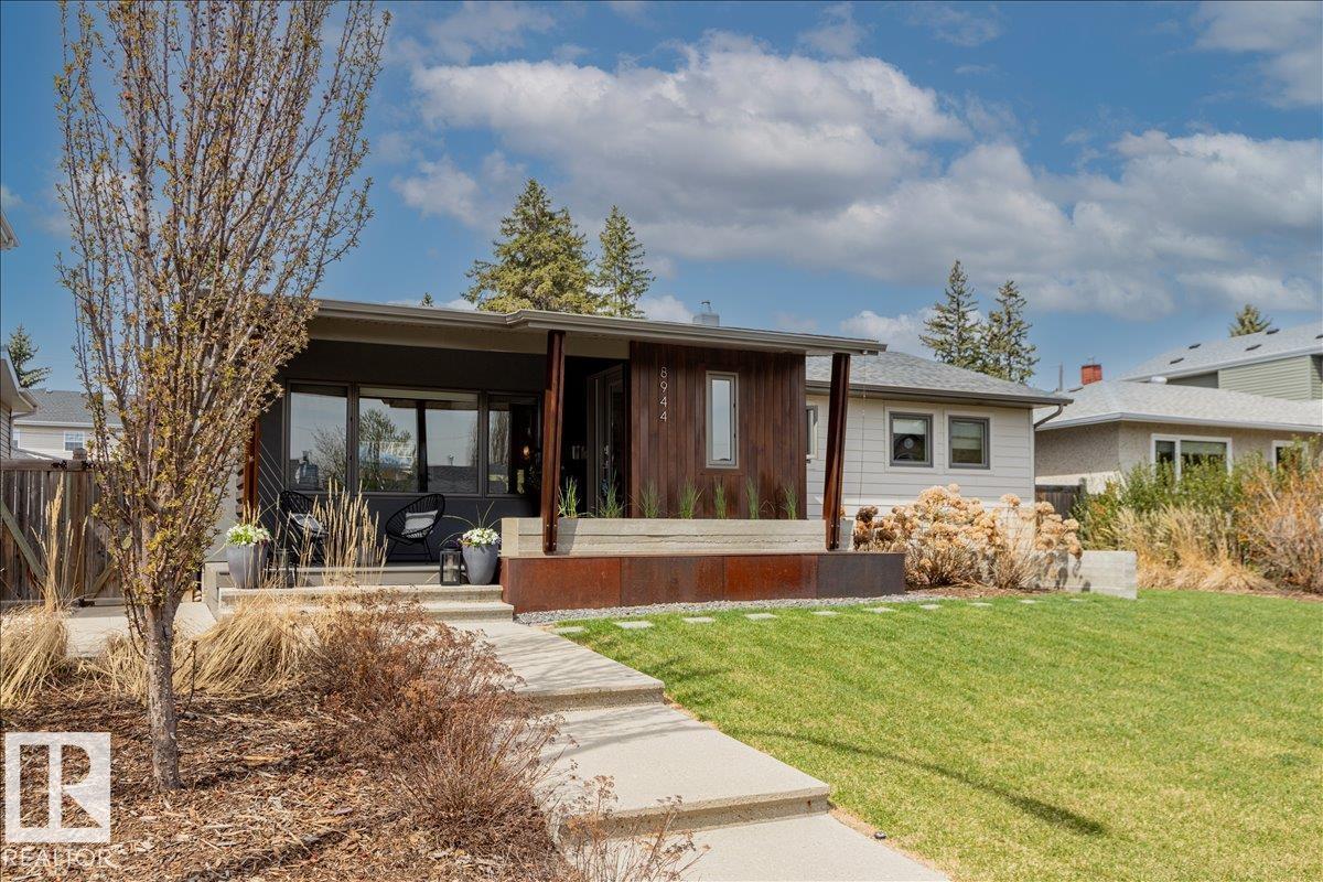 8944 146a St Nw, Edmonton, Alberta  T5R 0X1 - Photo 1 - E4487463
