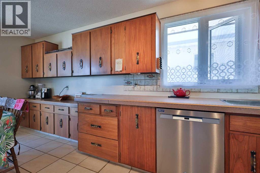 204 Ryerson Road W, Lethbridge, Alberta  T1K 4P3 - Photo 5 - A2310666