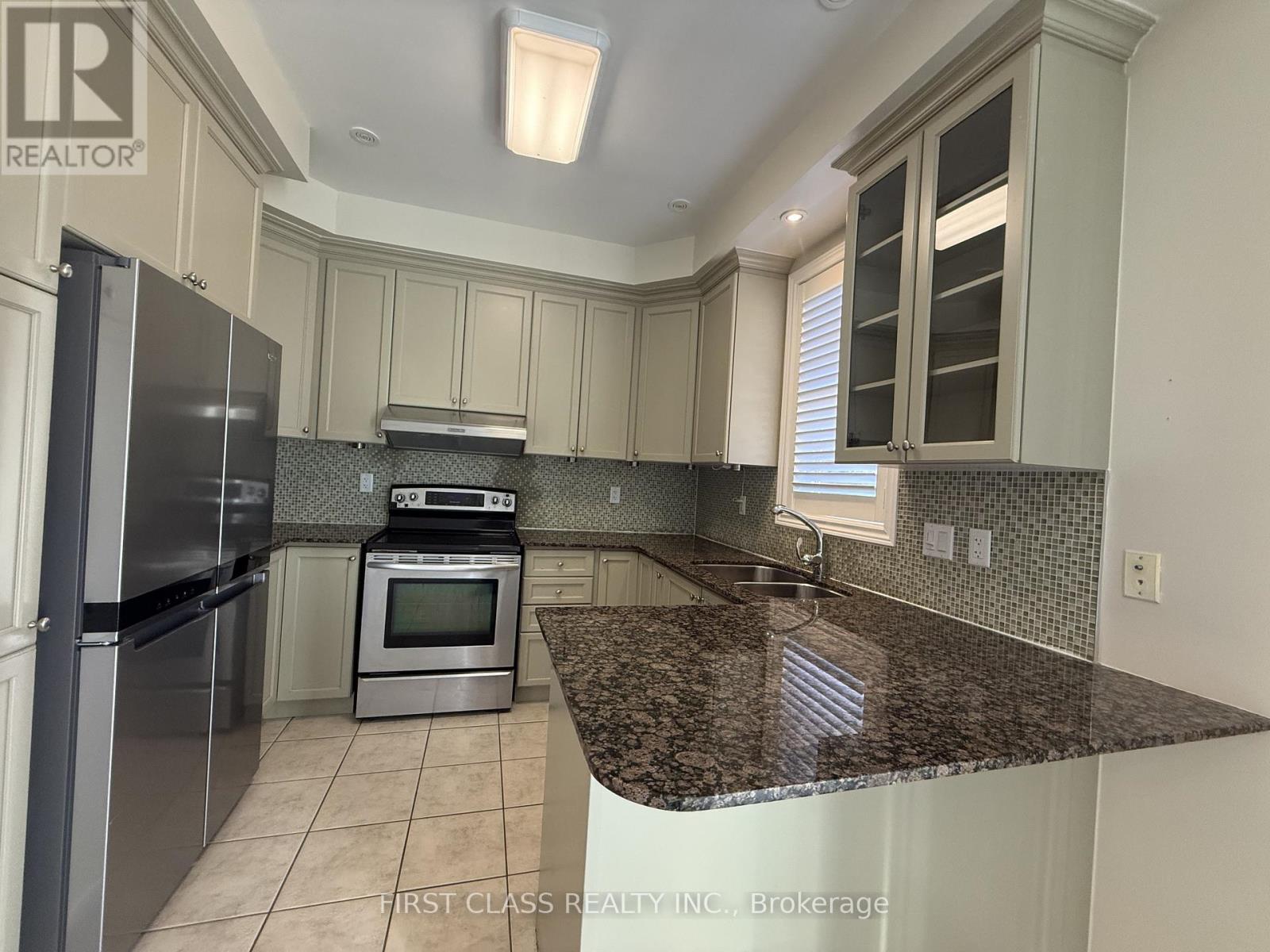 36 Princess Diana Drive, Markham, Ontario  L6C 0G8 - Photo 4 - N13108630
