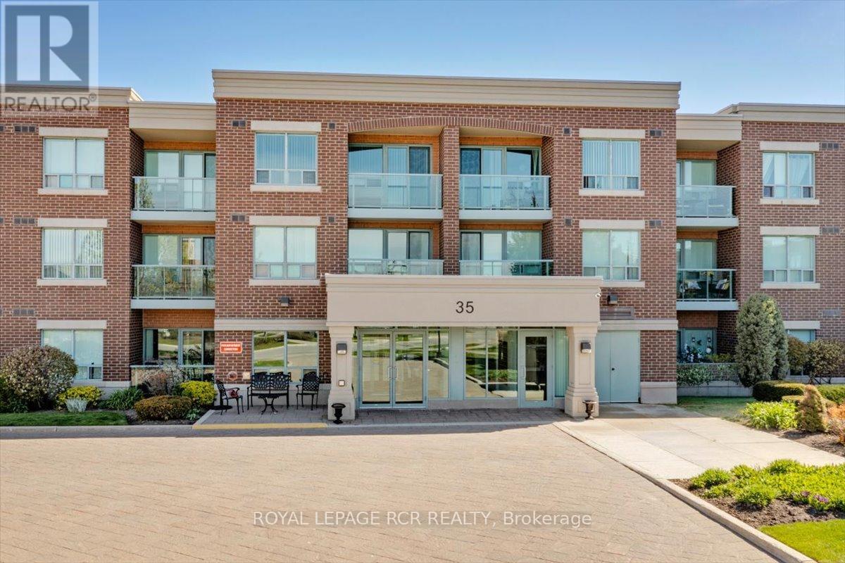 113 - 35 Via Rosedale Way, Brampton, Ontario  L6R 3J9 - Photo 3 - W12807068