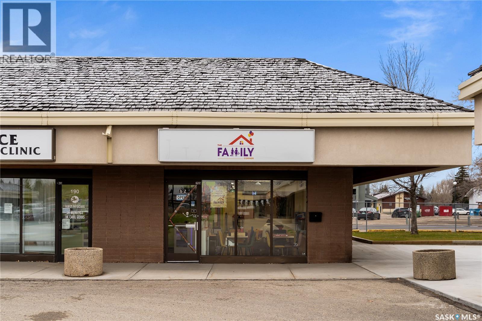 192 University Park Drive, Regina, Saskatchewan  S4V 1A3 - Photo 1 - SK035882