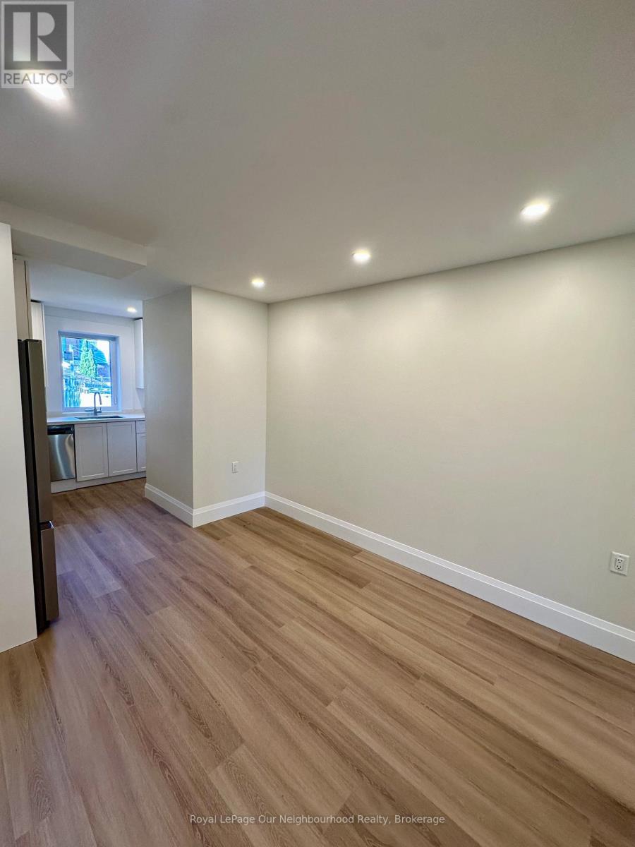 2 - 659 Vaughan Road, Toronto, Ontario  M6E 2Y4 - Photo 5 - C13124268