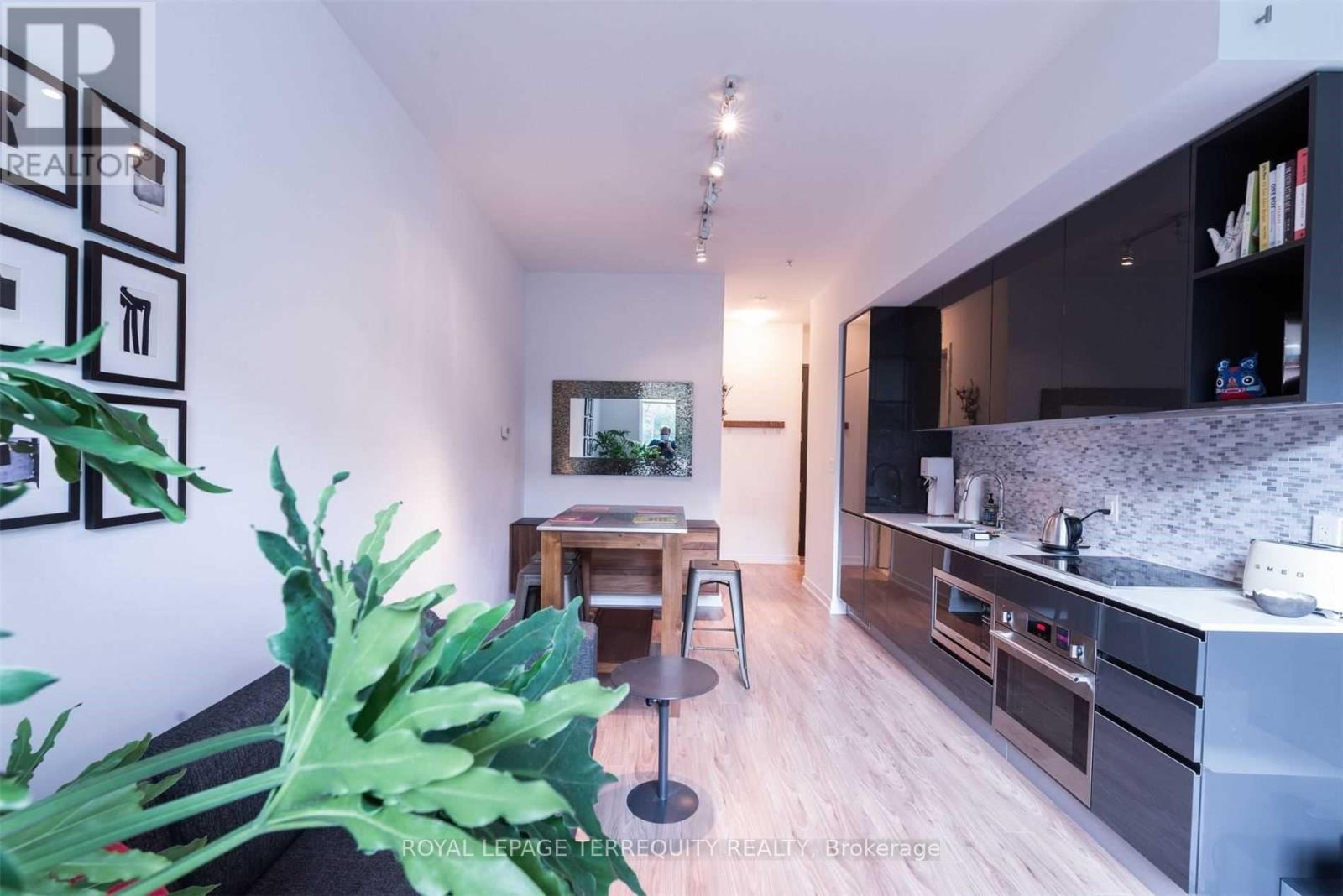 105 - 377 Madison Avenue, Toronto, Ontario  M4V 3E1 - Photo 3 - C13124318