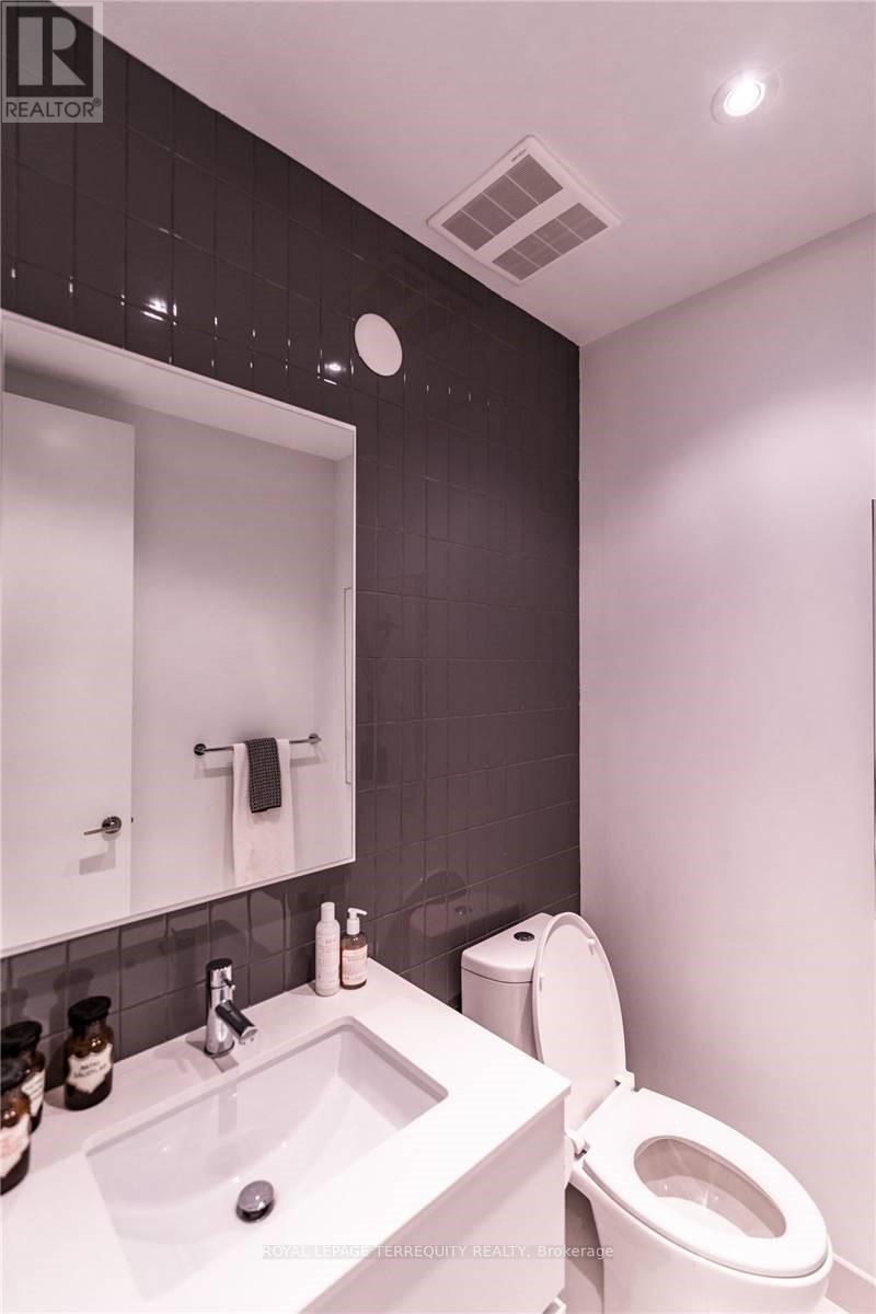 105 - 377 Madison Avenue, Toronto, Ontario  M4V 3E1 - Photo 9 - C13124318
