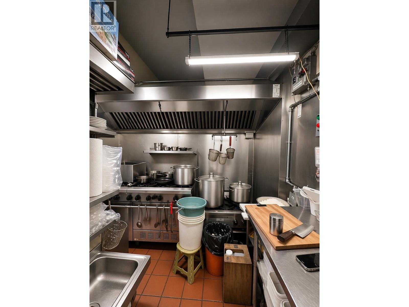 1822 W Broadway, Vancouver, British Columbia  V6J 1Y9 - Photo 7 - C8078735