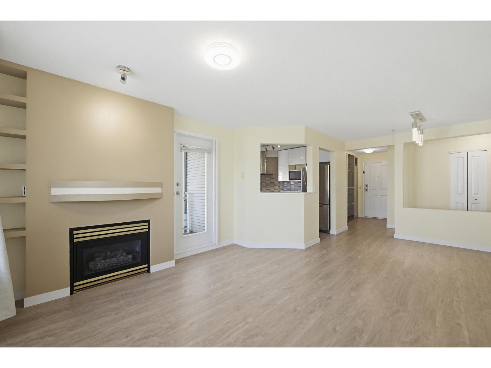 303 10186 155 Street, Surrey, British Columbia  V3R 0R6 - Photo 6 - R3121765