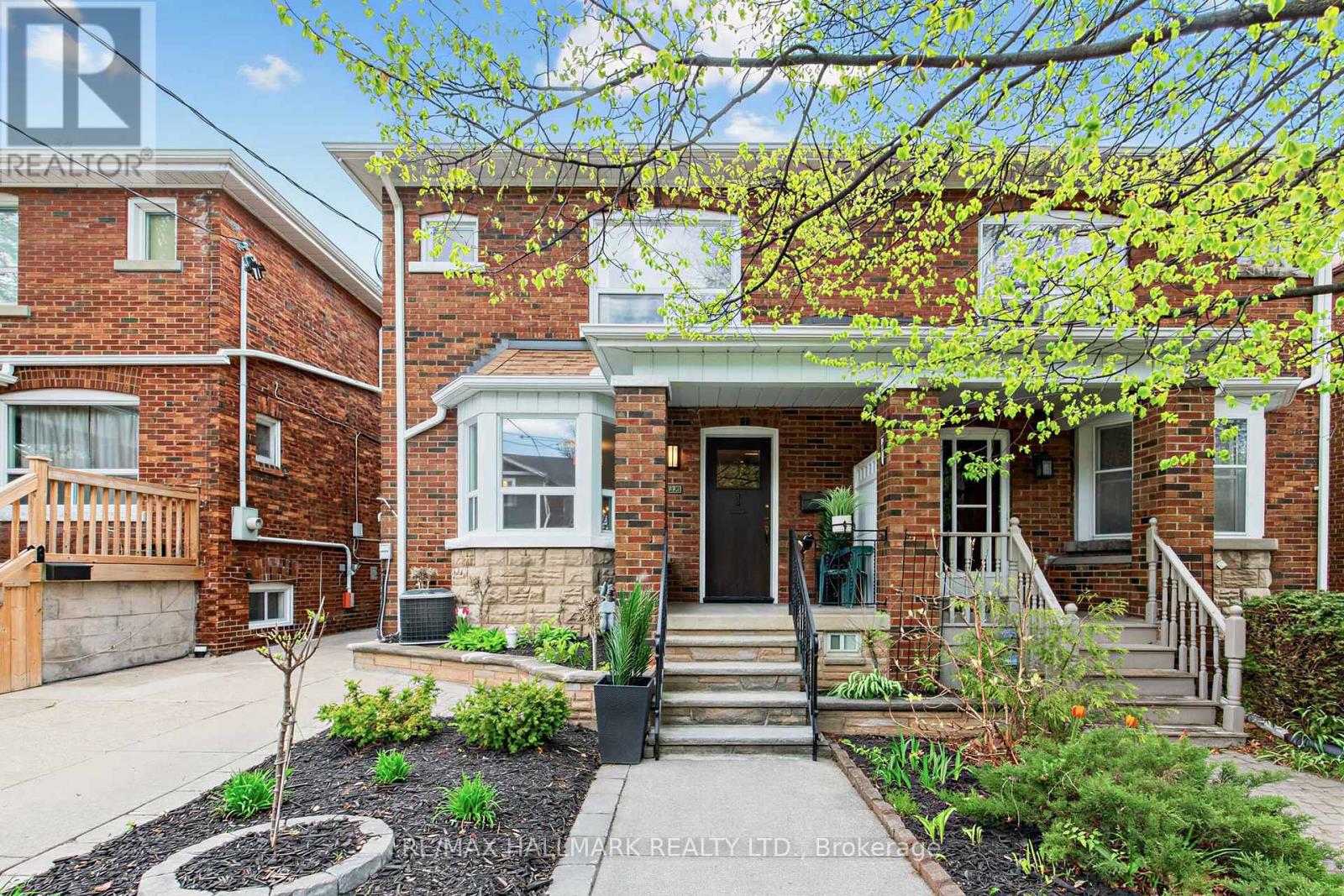 34 SPRINGDALE BOULEVARD, Toronto, Ontario