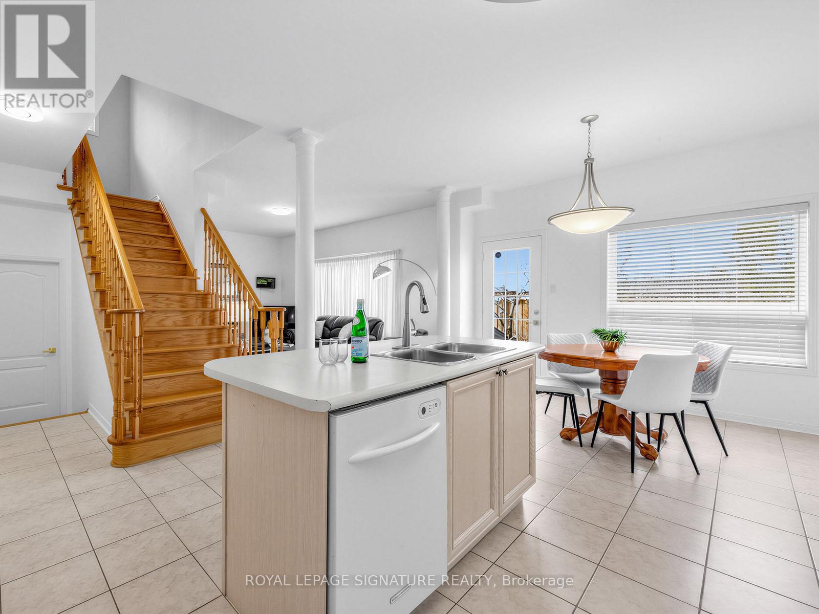 74 Styles Crescent, Ajax, Ontario  L1Z 0A8 - Photo 11 - E13124510