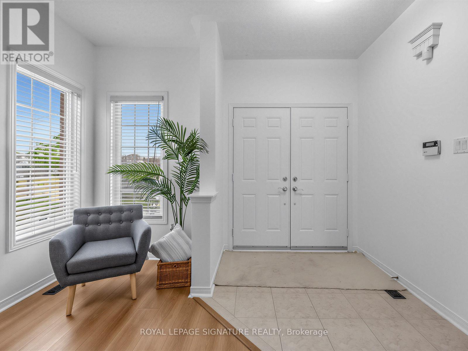 74 Styles Crescent, Ajax, Ontario  L1Z 0A8 - Photo 2 - E13124510