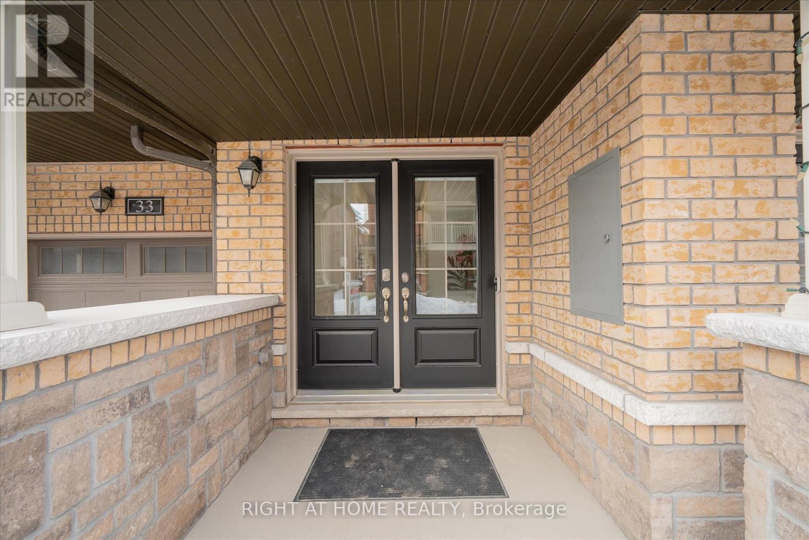 33 Amulet Way, Whitby, Ontario  L1R 0R5 - Photo 2 - E13124520