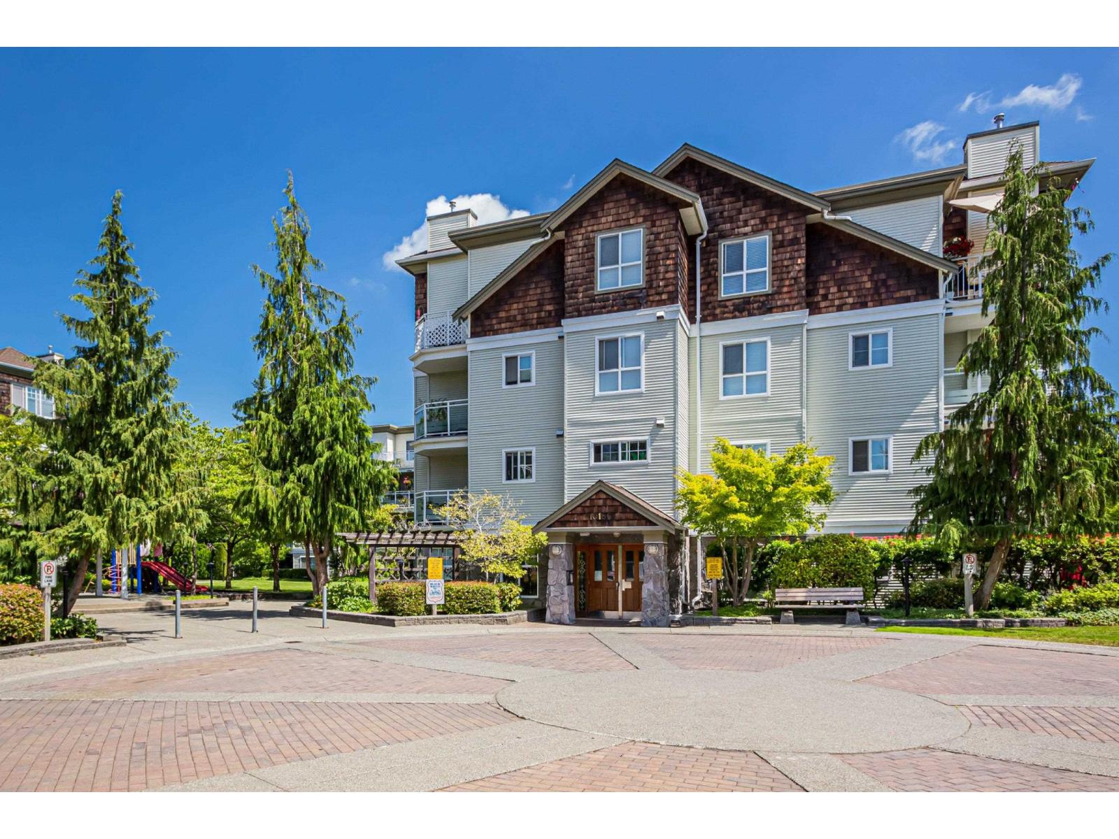 303 10186 155 Street, Surrey, British Columbia  V3R 0R6 - Photo 1 - R3121765