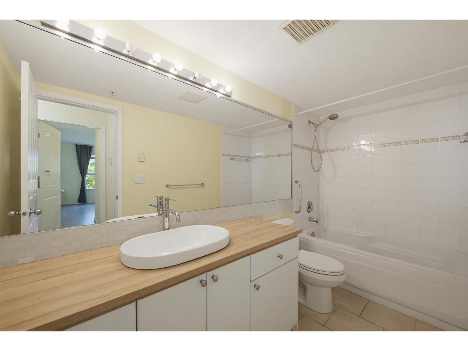 303 10186 155 Street, Surrey, British Columbia  V3R 0R6 - Photo 23 - R3121765