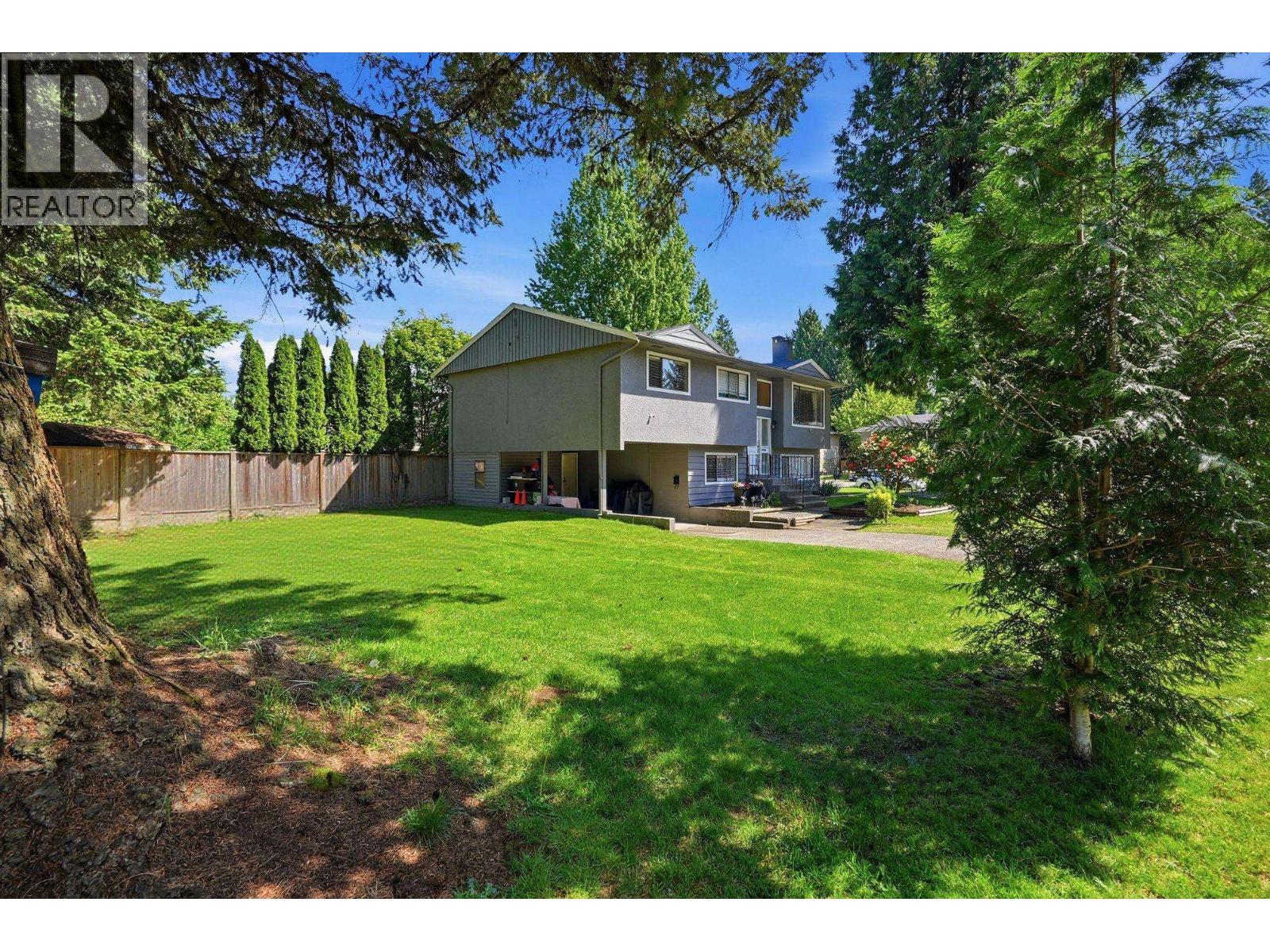 20783 Thorne Avenue, Maple Ridge, British Columbia  V2X 7R1 - Photo 2 - R3123084