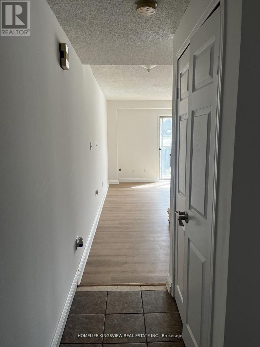 79 Cashel Court, Aurora, Ontario  L4G 6R8 - Photo 3 - N13124478