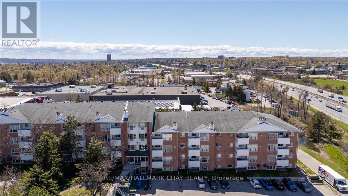 201 - 120 Bell Farm Road, Barrie, Ontario  L4M 6J2 - Photo 2 - S13124414