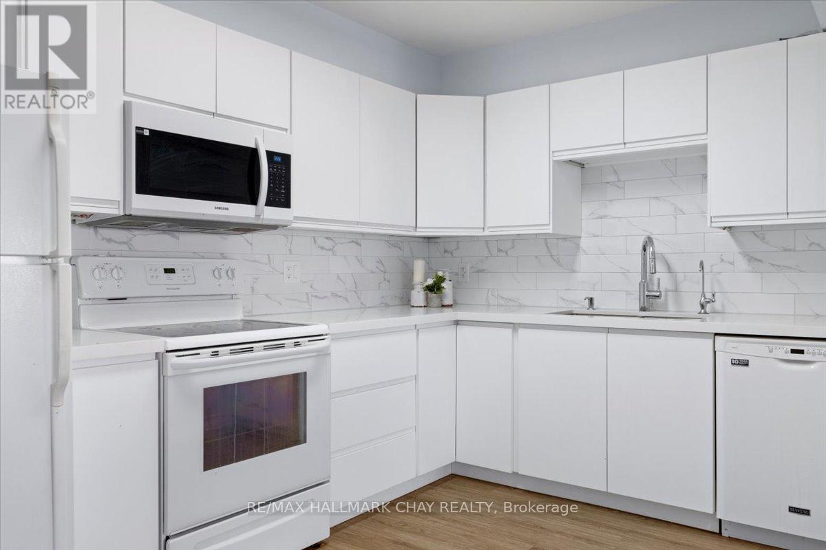 201 - 120 Bell Farm Road, Barrie, Ontario  L4M 6J2 - Photo 6 - S13124414