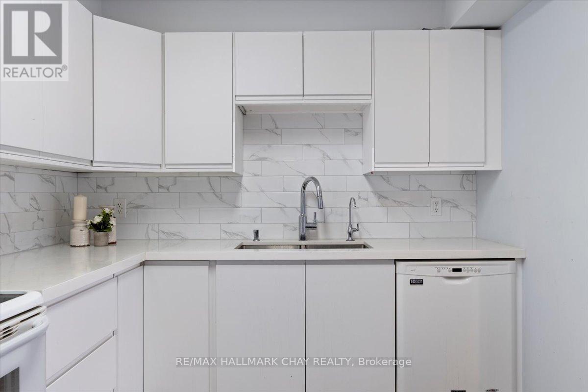201 - 120 Bell Farm Road, Barrie, Ontario  L4M 6J2 - Photo 7 - S13124414