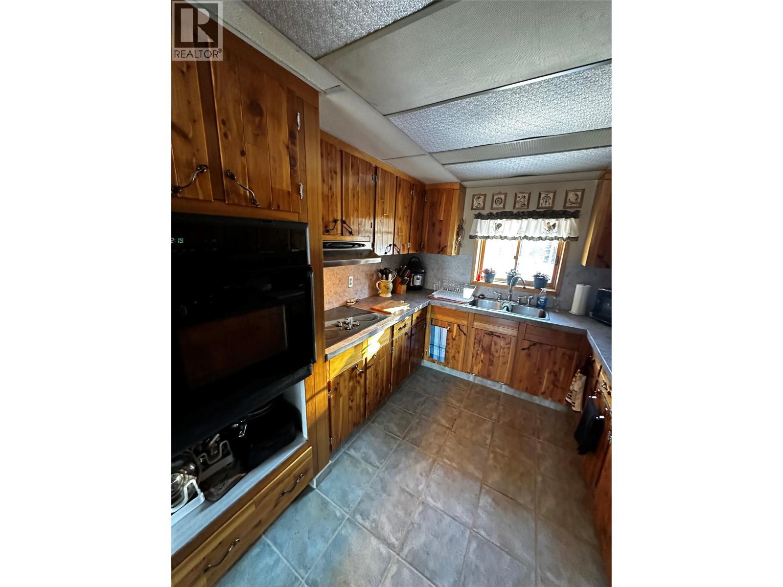 2959 Sawchuk Road, Chetwynd, British Columbia  V0C 1J0 - Photo 4 - 10386267