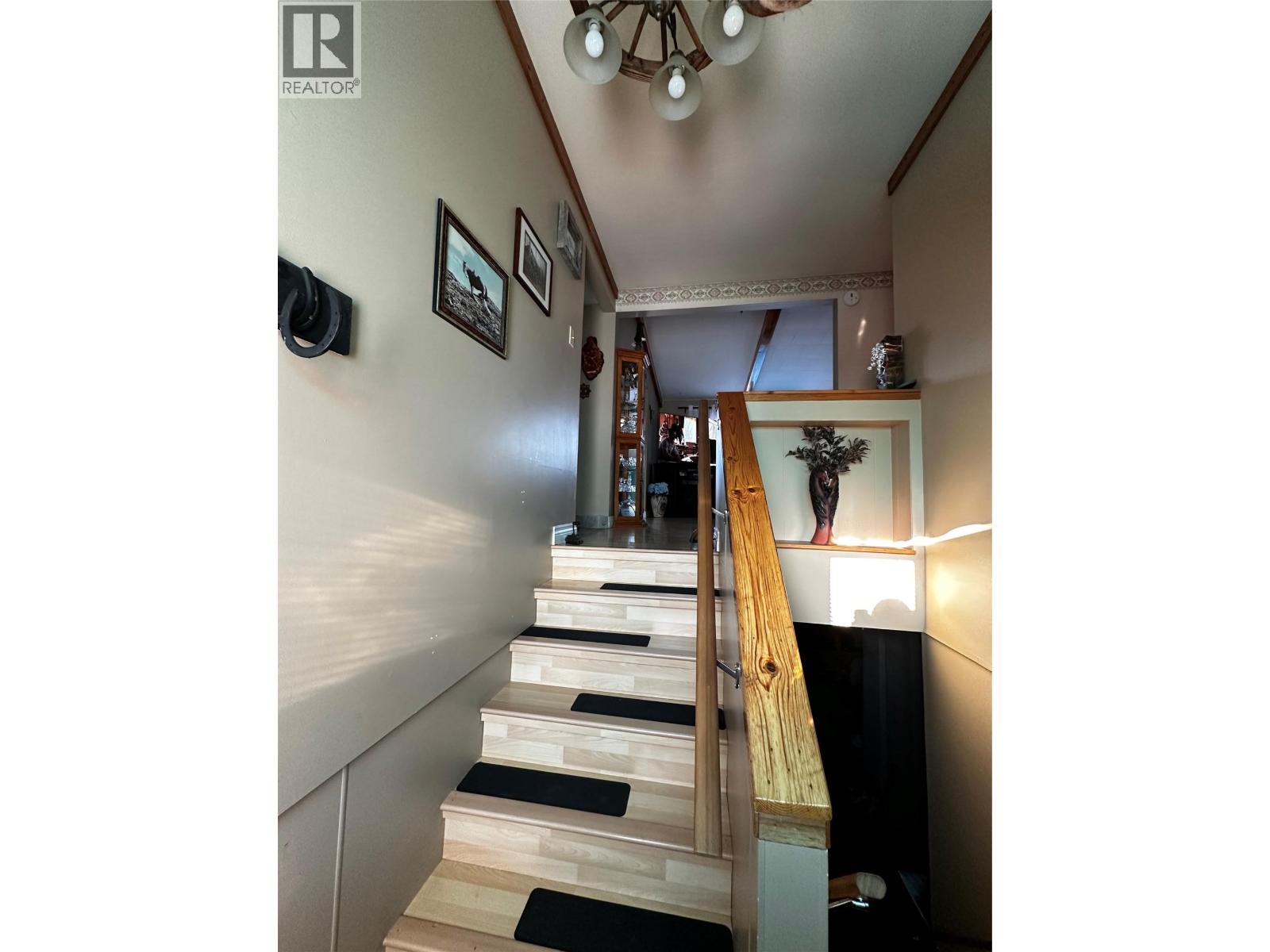 2959 Sawchuk Road, Chetwynd, British Columbia  V0C 1J0 - Photo 3 - 10386267