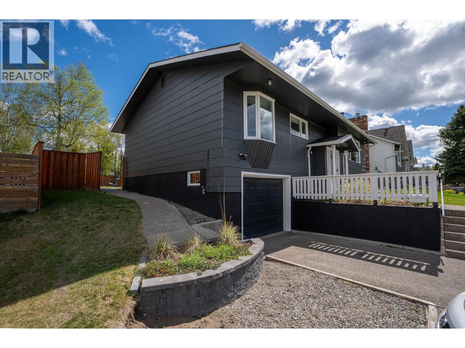 5310 York Drive, Prince George, British Columbia  V2N 2A5 - Photo 5 - R3123388