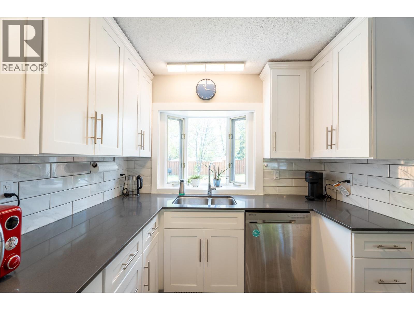 5310 York Drive, Prince George, British Columbia  V2N 2A5 - Photo 8 - R3123388