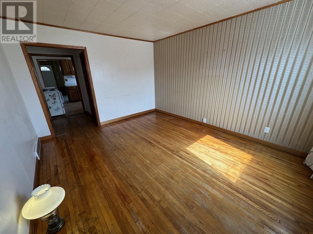 1272 Wellington St E, Sault Ste. Marie, Ontario  P6A 2P4 - Photo 5 - SM260577