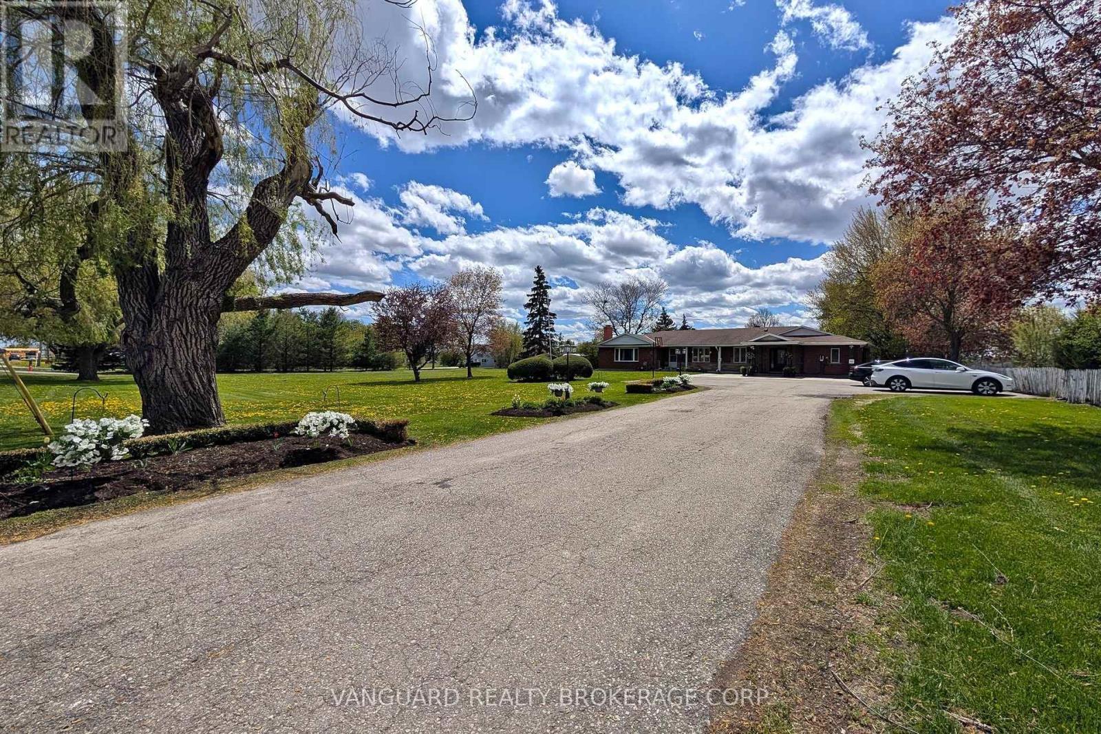 8070 Hornby Road, Halton Hills, Ontario  L0P 1E0 - Photo 2 - W13124324