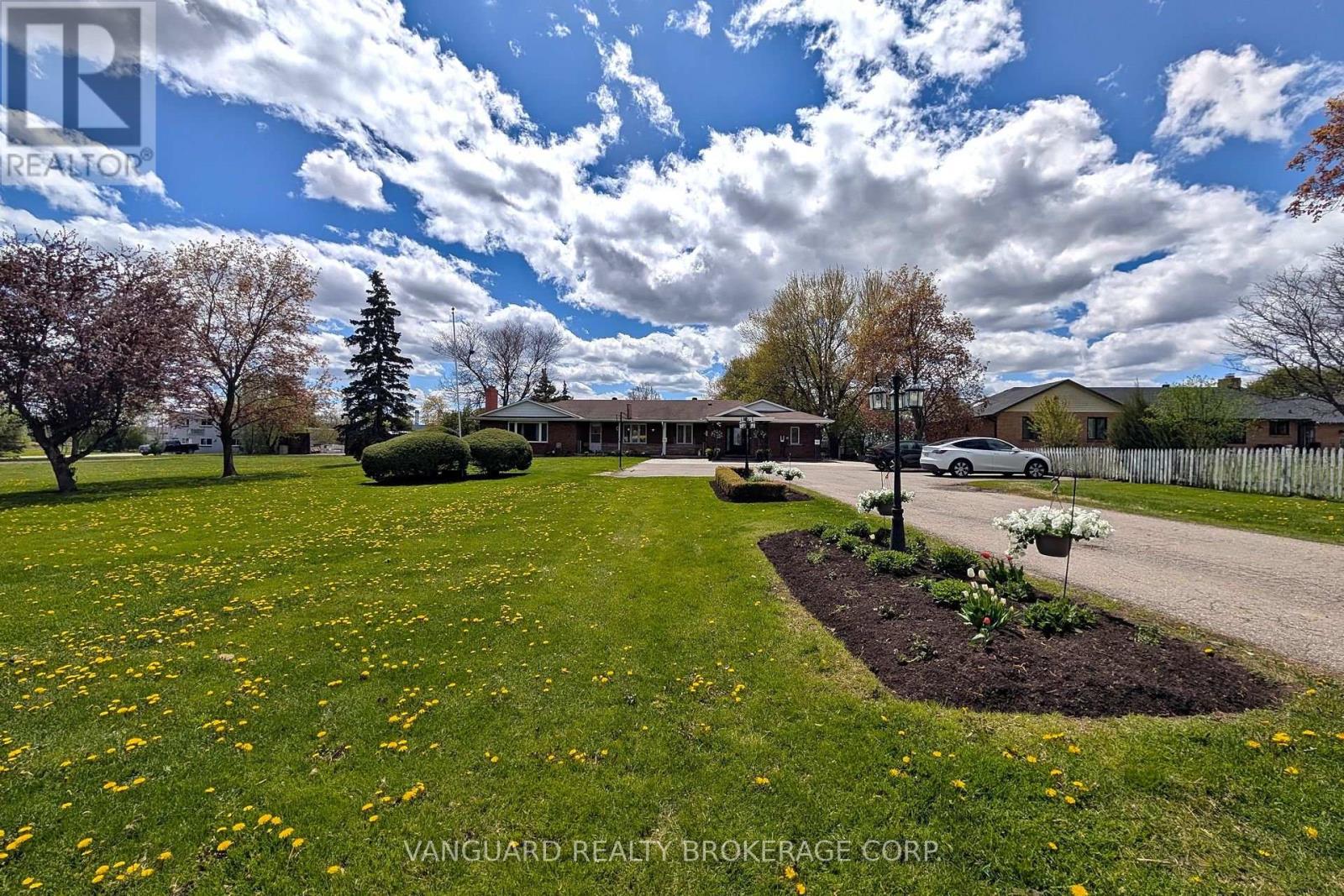 8070 Hornby Road, Halton Hills, Ontario  L0P 1E0 - Photo 23 - W13124328