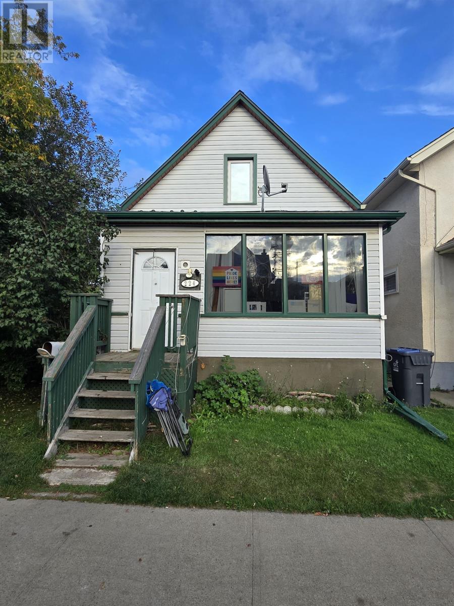 224 Mckellar ST S, Thunder Bay, Ontario