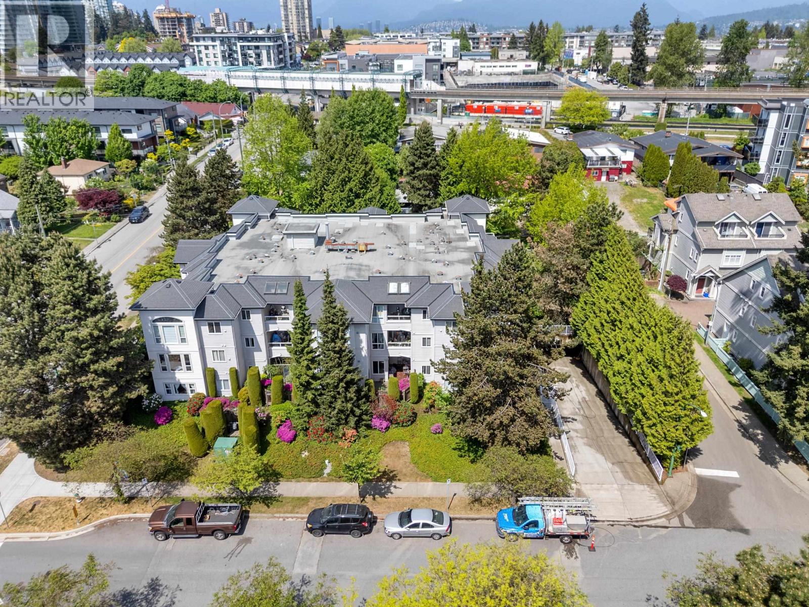 202 7188 Royal Oak Avenue, Burnaby, British Columbia  V5J 4J4 - Photo 2 - R3123212