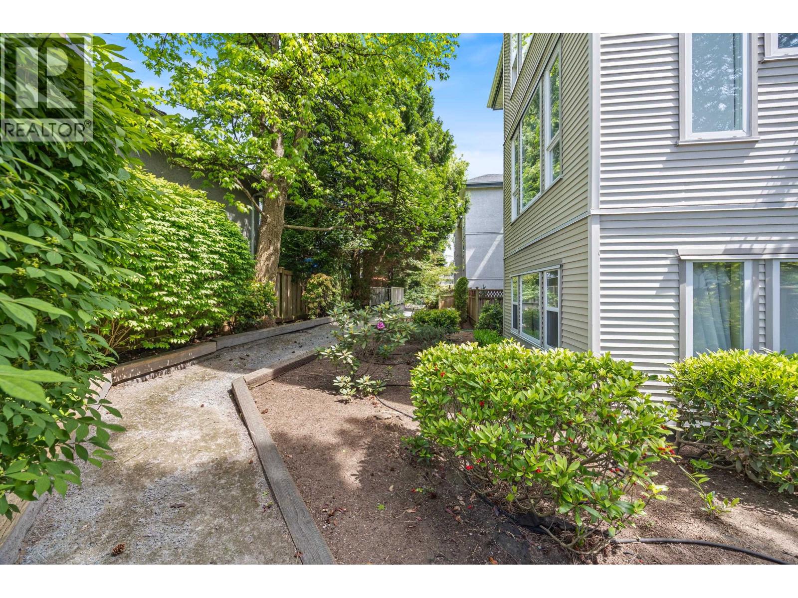 202 7188 Royal Oak Avenue, Burnaby, British Columbia  V5J 4J4 - Photo 34 - R3123212