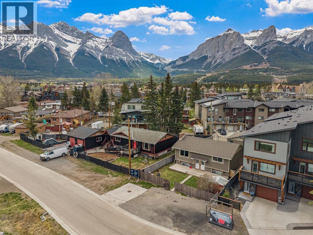 1405 & 1409 Mountain Avenue, Canmore, Alberta  T1W 1M3 - Photo 3 - A2295117