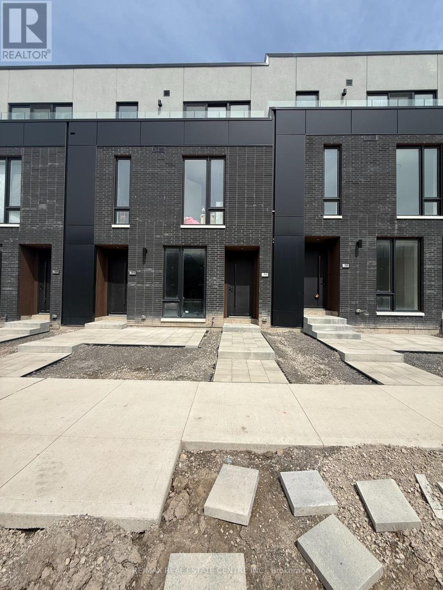 102 EVERETT COMMON, St. Catharines, Ontario