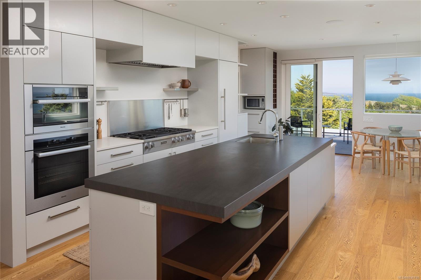 408 Newport Ave, Oak Bay, British Columbia  V8S 5C5 - Photo 17 - 1036116