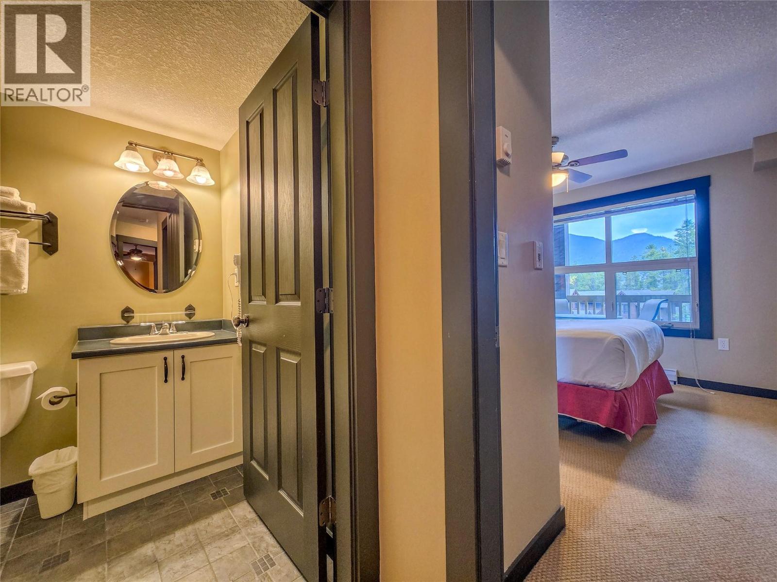 2070 Summit Drive Unit# 308, Panorama, British Columbia  V0A 1T0 - Photo 8 - 10385753