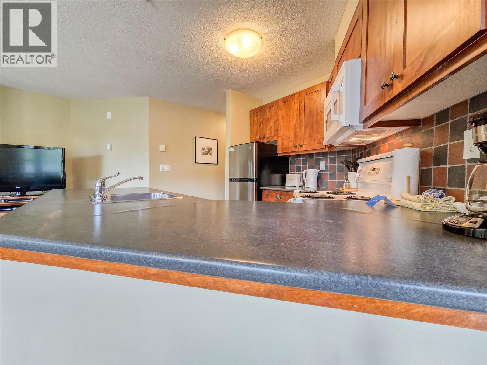 2070 Summit Drive Unit# 308, Panorama, British Columbia  V0A 1T0 - Photo 33 - 10385753
