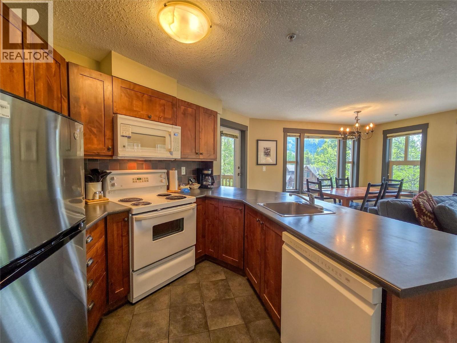 2070 Summit Drive Unit# 308, Panorama, British Columbia  V0A 1T0 - Photo 24 - 10385753