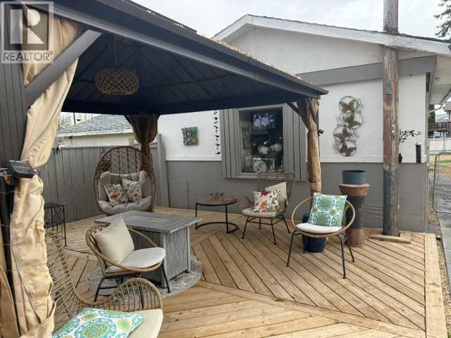 148 4 Street, Drumheller, Alberta  T0J 0Y0 - Photo 3 - A2311031
