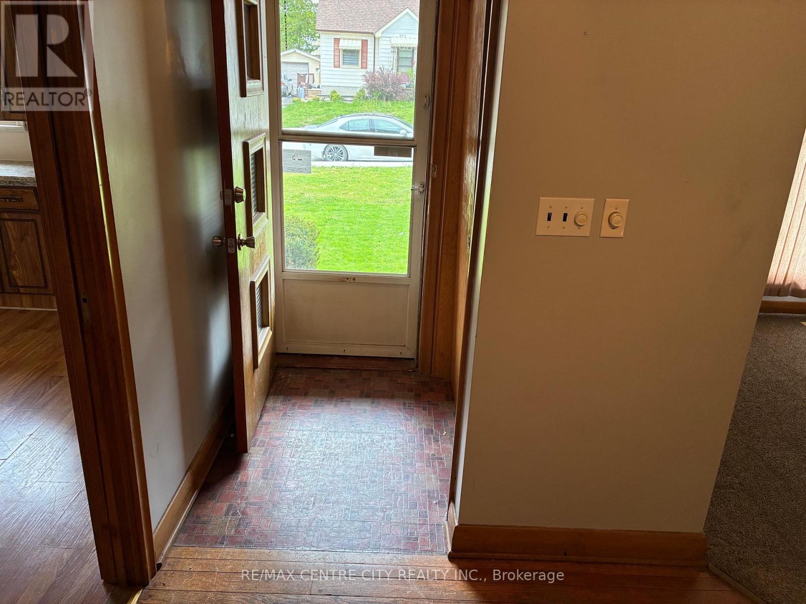 664 Miller Street, Woodstock, Ontario  N4S 5K1 - Photo 2 - X13119348