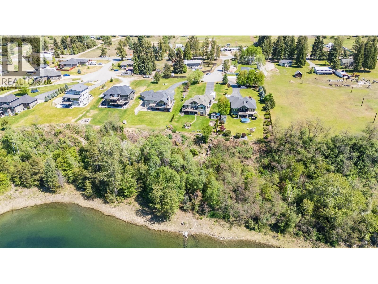 943 Riverview Place, Castlegar, British Columbia  V1N 4L1 - Photo 4 - 10386880