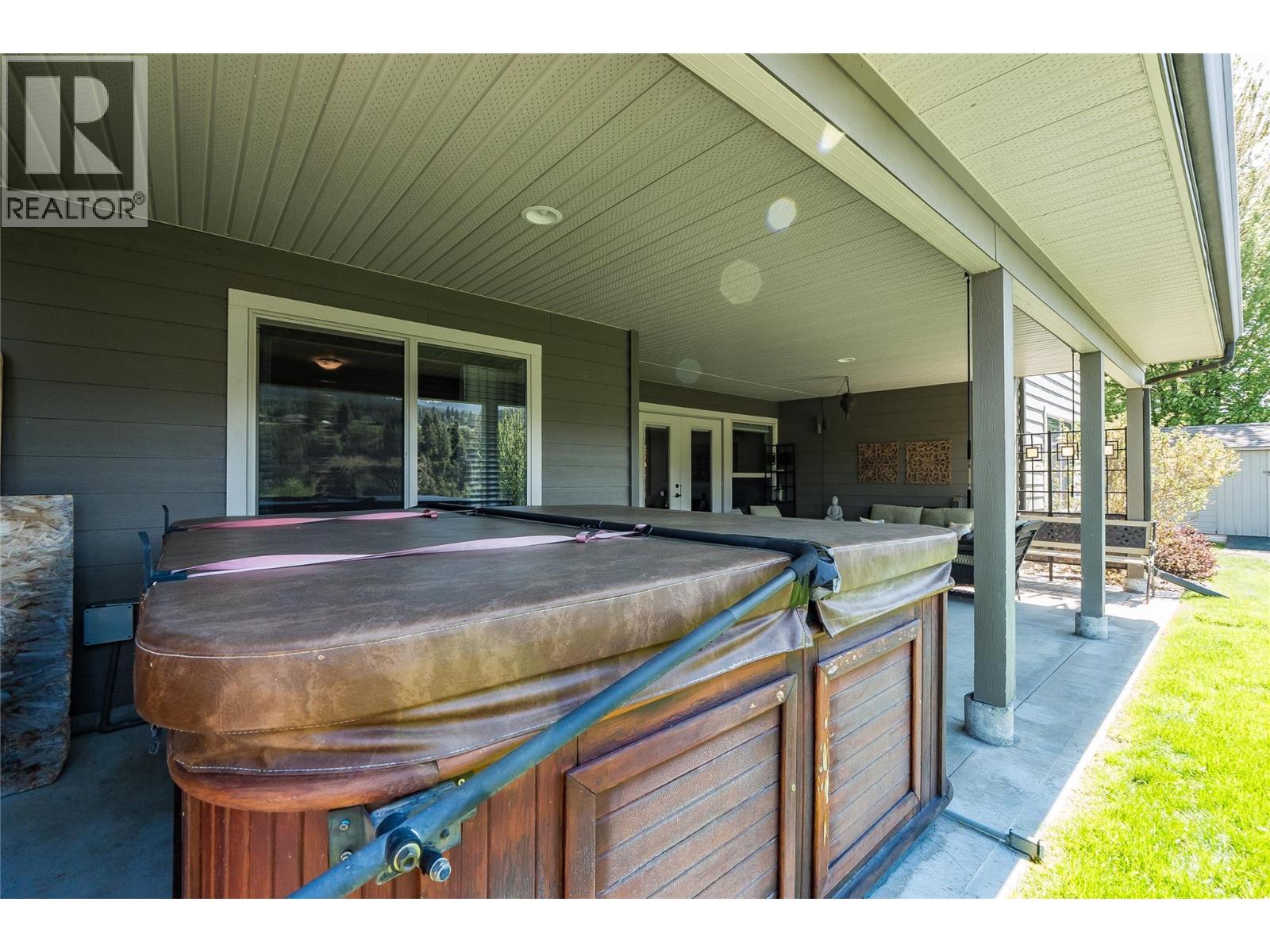 943 Riverview Place, Castlegar, British Columbia  V1N 4L1 - Photo 67 - 10386880
