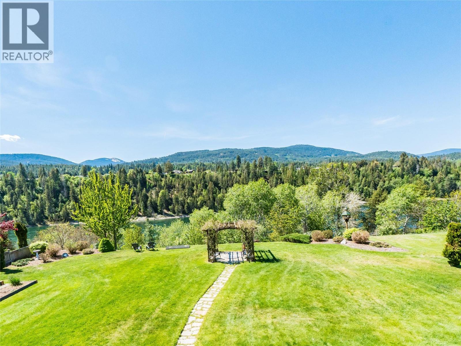 943 Riverview Place, Castlegar, British Columbia  V1N 4L1 - Photo 99 - 10386880