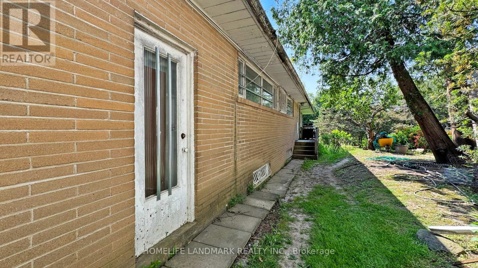 117 Arjay Crescent, Toronto, Ontario  M2L 1C6 - Photo 5 - C12931454
