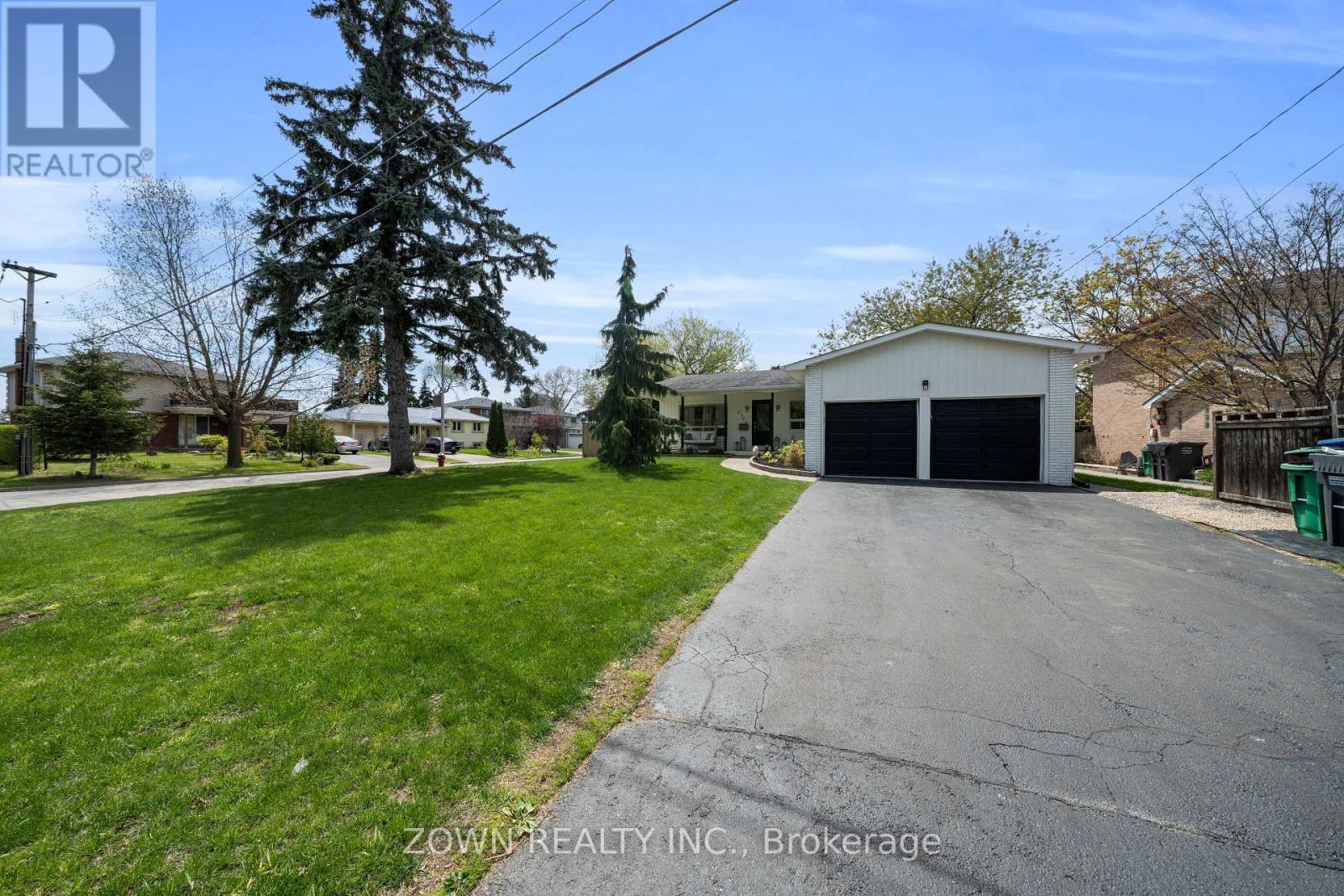 2330 Edenhurst Drive, Mississauga, Ontario  L5A 2K9 - Photo 2 - W13123448