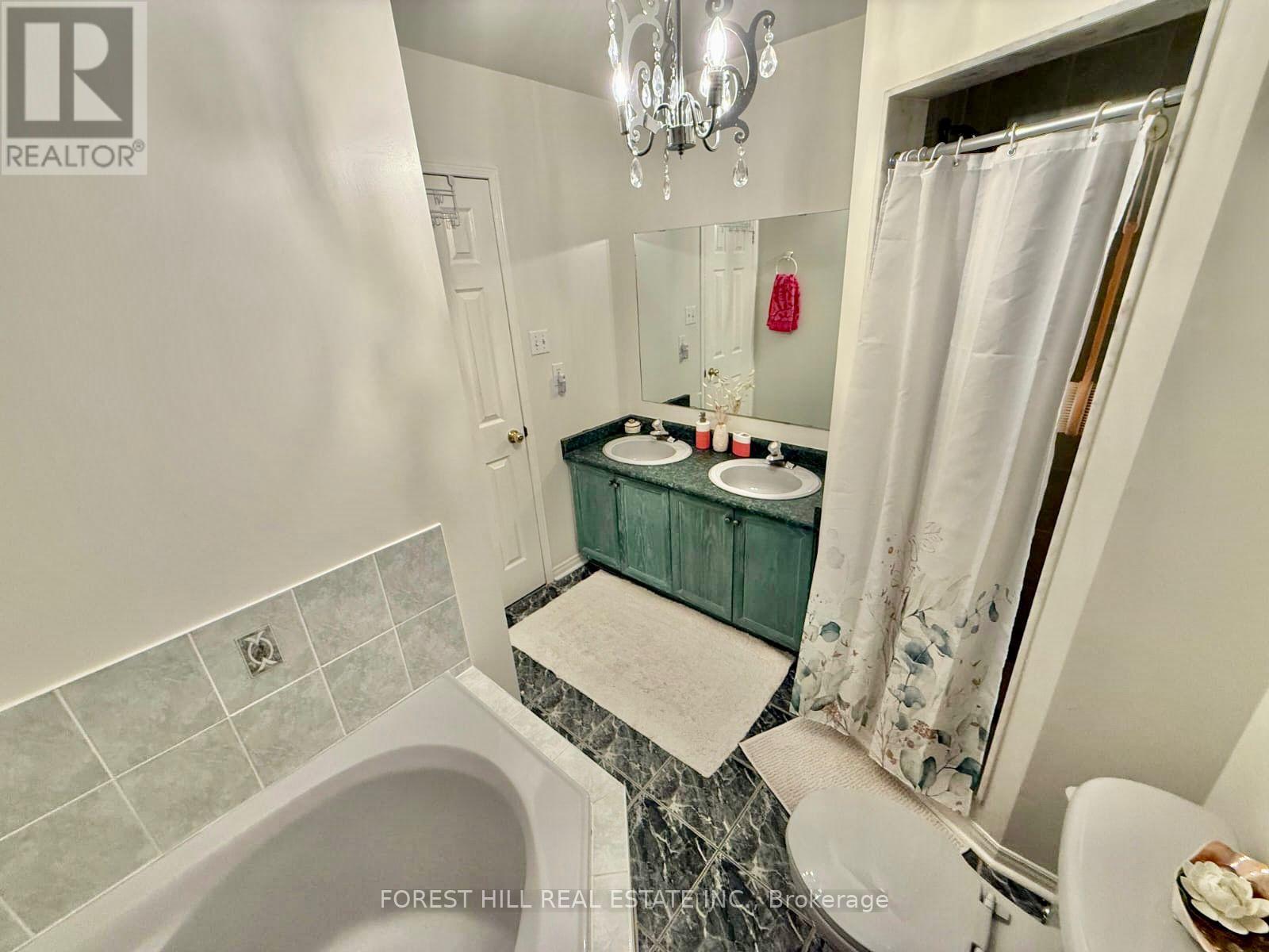 54 Timberview Drive, Vaughan, Ontario  L4J 8M3 - Photo 13 - N12984210