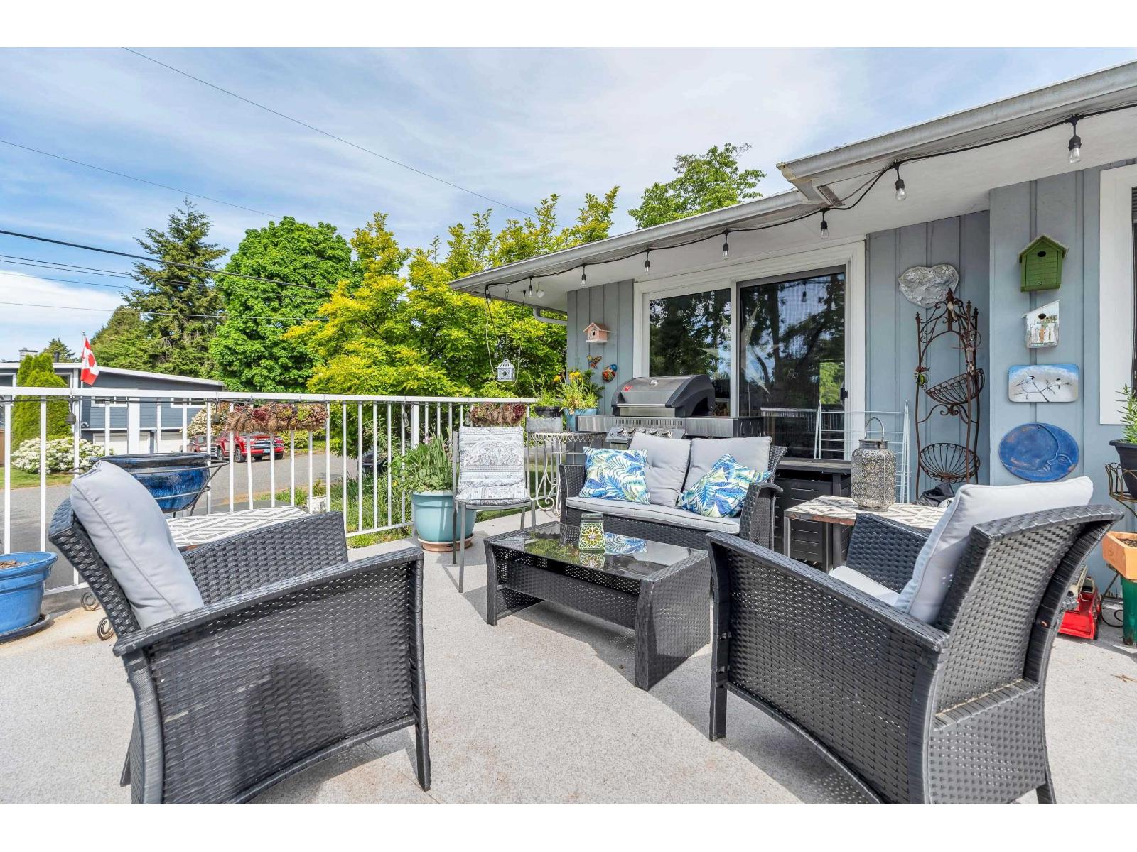 13890 Blackburn Avenue, White Rock, British Columbia  V4B 2Z2 - Photo 12 - R3122023